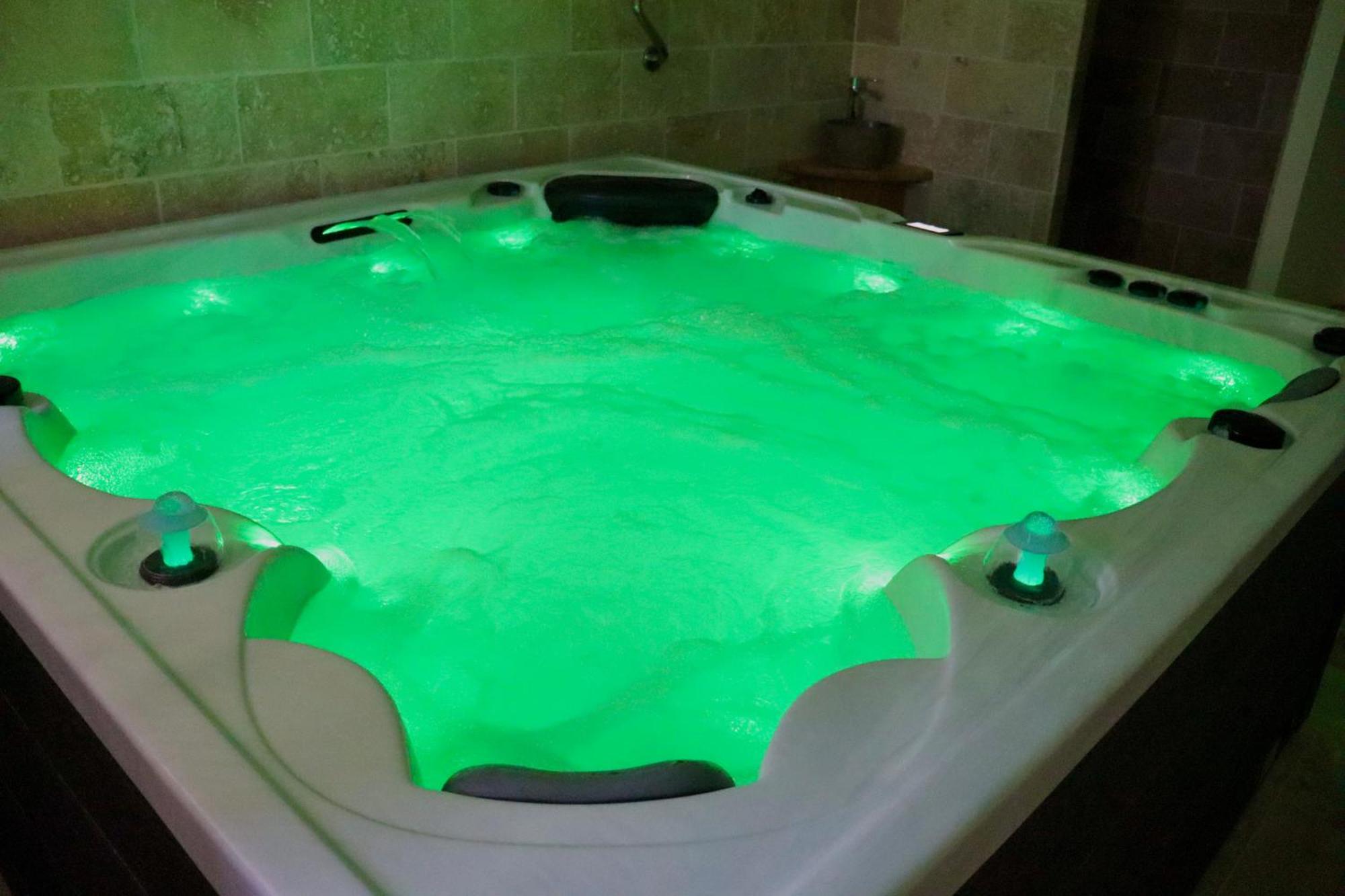 Chambres D'Hotes Avec Jacuzzi Et Piscine Au Mas De Cadoule Saint-Just  Exterior foto
