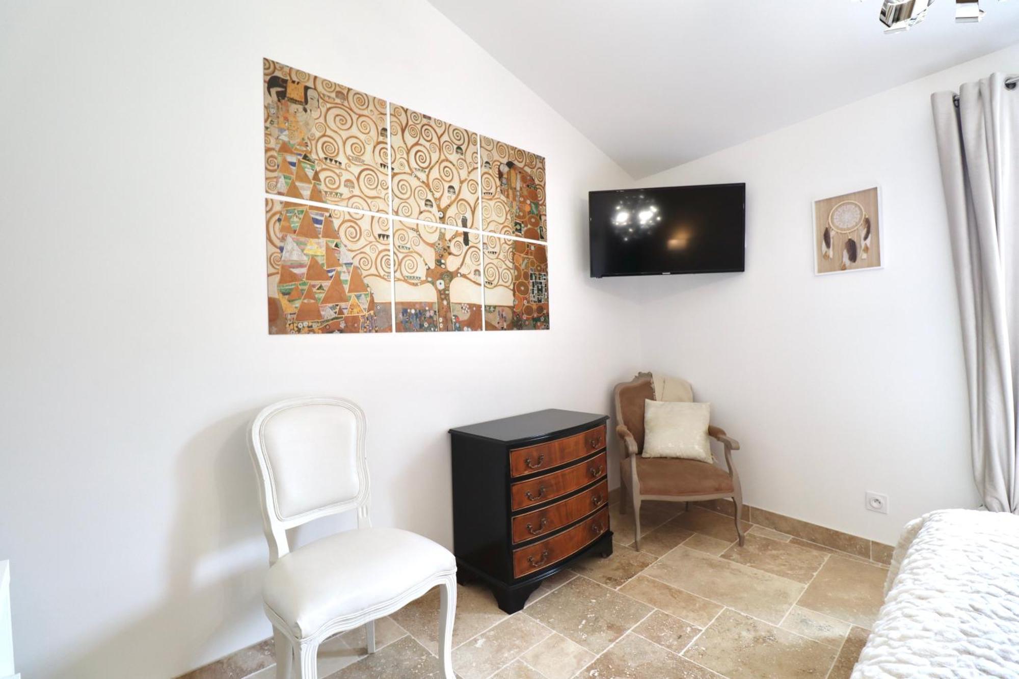 Chambres D'Hotes Avec Jacuzzi Et Piscine Au Mas De Cadoule Saint-Just  Habitación foto